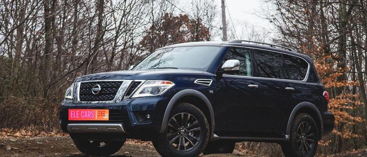 Nissan Armada Platinum - Full-Size SUV with 5.6L V8 Engine and Luxury Features