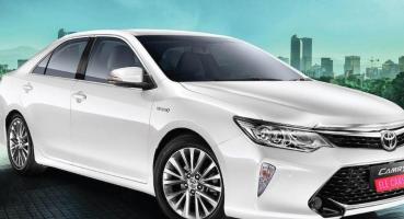 Toyota Camry Hybrid G Package Premium Black 2016 - Luxurious and Eco-Friendly Sedan with Navigation and Back Camera