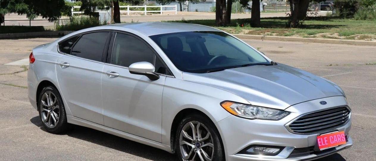 Ford Fusion SE - Reliable and Comfortable Sedan with EcoBoost Engine, SYNC 3, and Blind Spot Information System