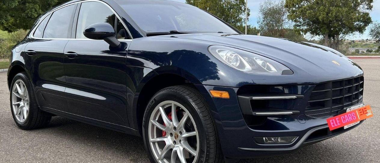 Porsche Macan 2016 - Turbocharged SUV with Alcantara Seats and Dual Exhaust Pipes