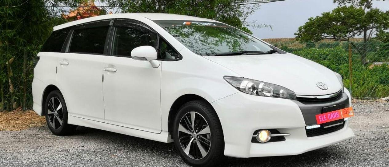 Toyota Wish - The Spacious and Efficient MPV with 7 Seats, CVT, and Smart Key System
