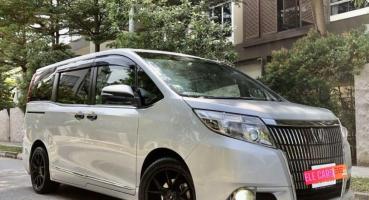TOYOTA ESQUIRE  Toyota Esquire GI - Family-Friendly Minivan with 2.0L Engine and Smart Features8 GI