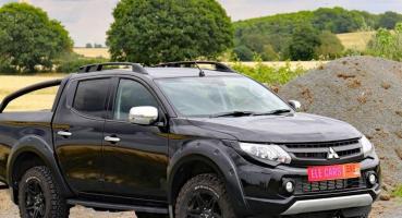 Mitsubishi L200 Club Cab 4WD 2017 - Powerful and Practical Diesel Pick-up with Keyless Entry and Bluetooth